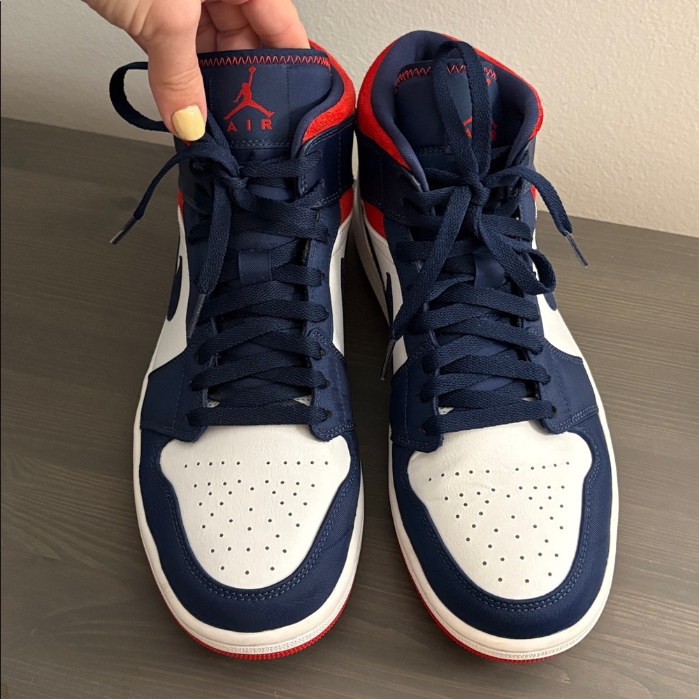 Air Jordan 1 Mid SE "USA" - Men's Size 10
(Excellent Condition, No Box) - Picture 2 of 4